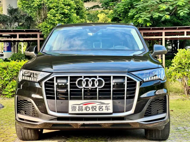 Audi Q7 — Фото автомобиля 2