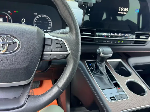 Toyota Granvia — Фото автомобиля 14