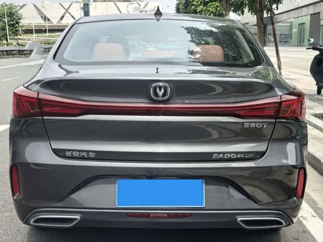 Changan Eado — Фото автомобиля 8