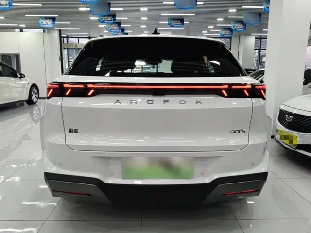 Arcfox Alpha T5 — Фото автомобиля 5
