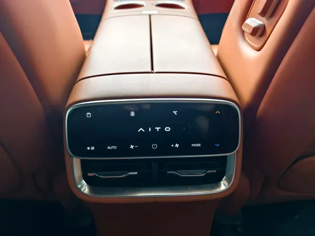Aito M7 — Фото автомобиля 14