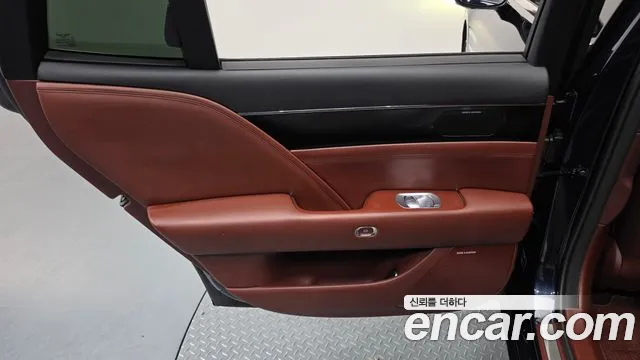 Genesis G90 Бензин 3.5 турбо AWD — Фото автомобиля 6