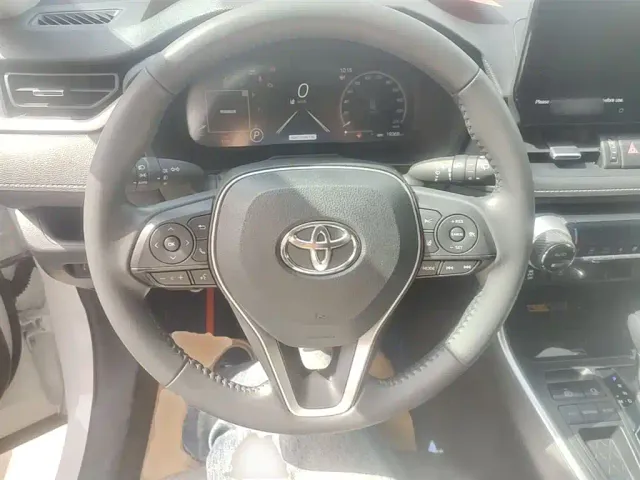 Toyota RAV4 — Фото автомобиля 10