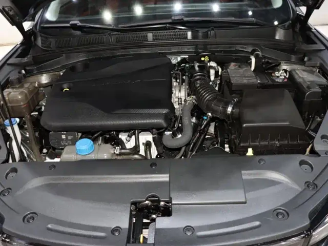 Changan Eado — Фото автомобиля 20