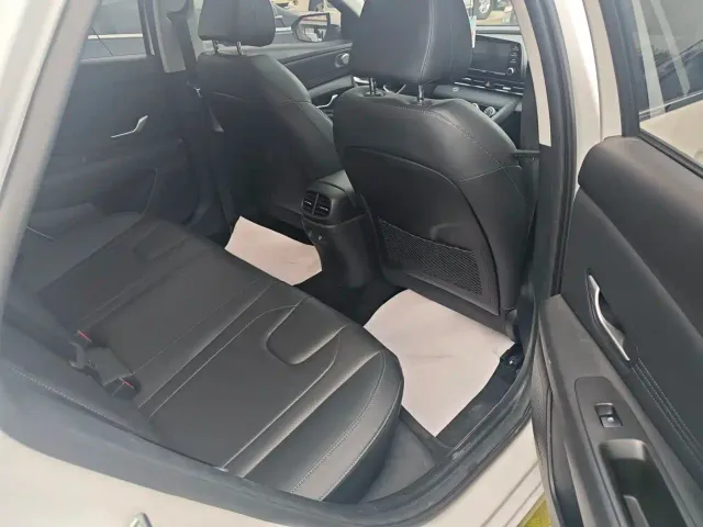 Hyundai Elantra 2023 1.5L CVT GLX Elite Edition — Фото автомобиля 12