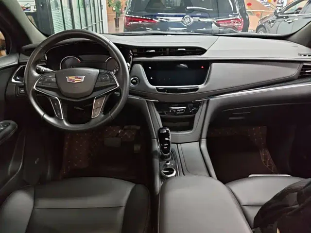 Cadillac XT5 — Фото автомобиля 9