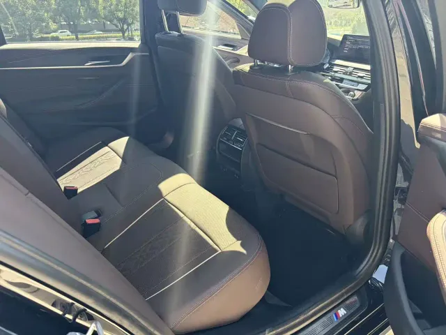 BMW 5 Series — Фото автомобиля 11