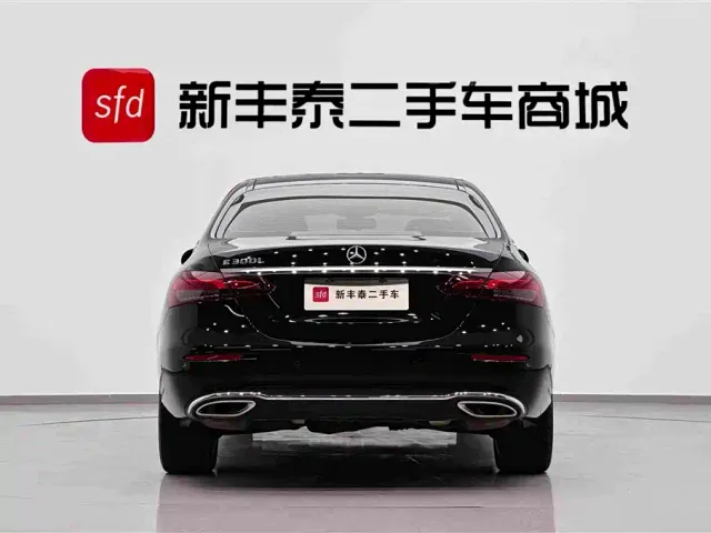 Mercedes-Benz E-Class — Фото автомобиля 4