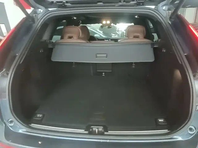 Volvo XC60 — Фото автомобиля 18