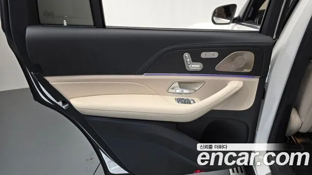 Mercedes-Benz GLS-Class — Фото автомобиля 19