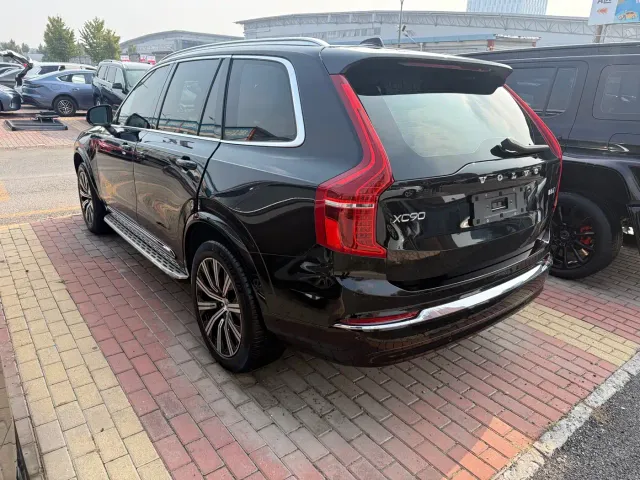 Volvo XC90 — Фото автомобиля 6