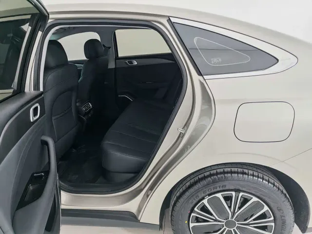 Geely Galaxy Stellar 6 — Фото автомобиля 13