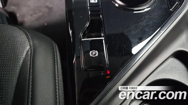 Kia Niro — Фото автомобиля 28