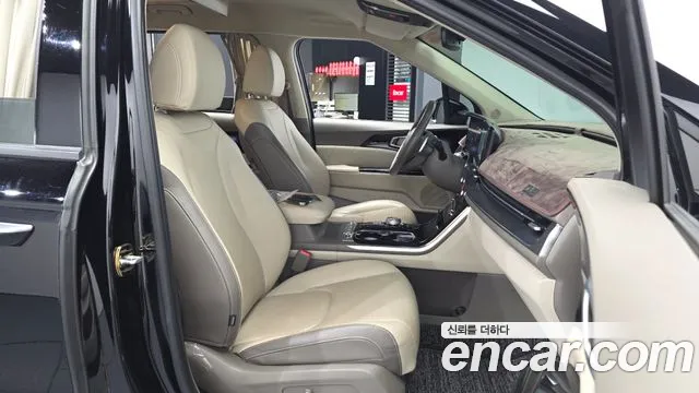Kia Carnival Generation 4 — Фото автомобиля 16