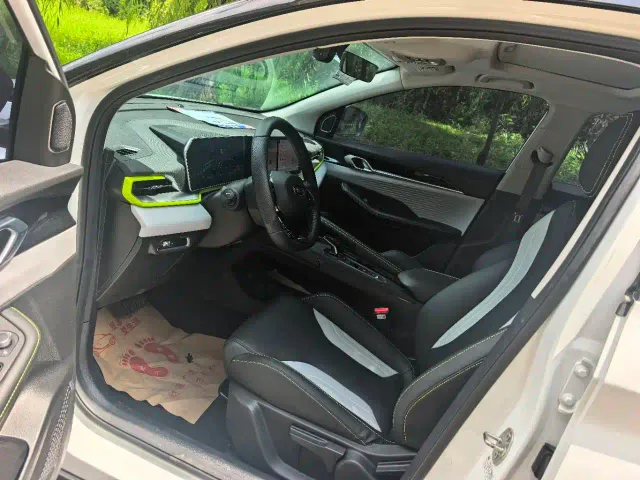 Geely Binyue — Фото автомобиля 7