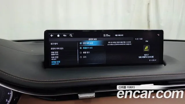 Genesis GV70 — Фото автомобиля 16