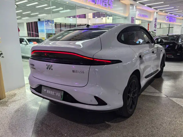 IM Motors LS6 — Фото автомобиля 9