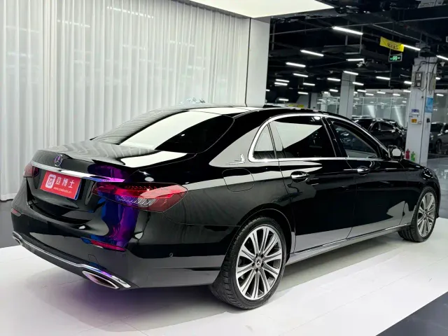 Mercedes-Benz E-Class — Фото автомобиля 11