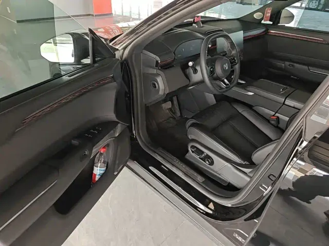 Zeekr 007 GT — Фото автомобиля 15