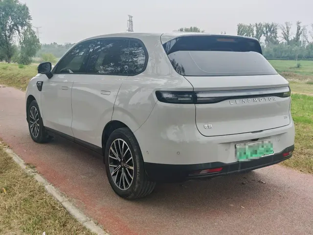 Leapmotor Leapmotor B10 2025 600 Joy Edition — Фото автомобиля 6