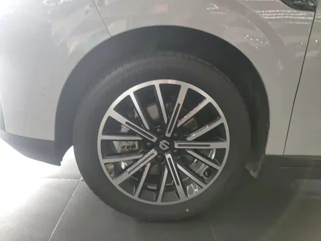 Leapmotor B10 — Фото автомобиля 22