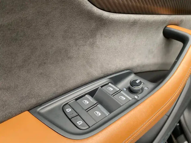 Audi RS Q8 — Фото автомобиля 18