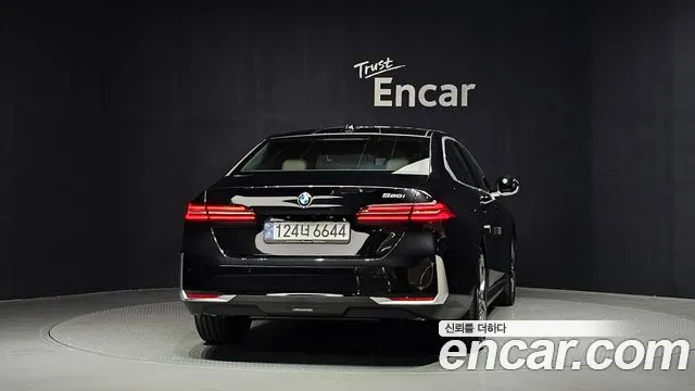 BMW 5 Series G60 — Фото автомобиля 4