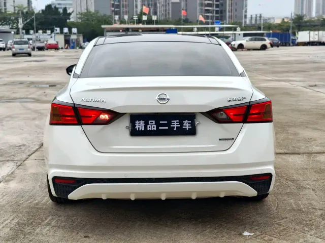 Nissan Teana — Фото автомобиля 8