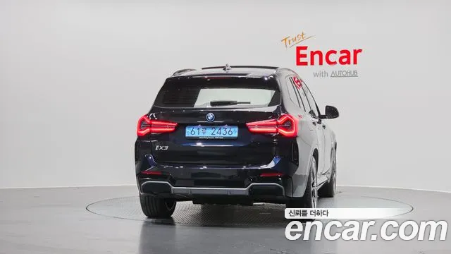 BMW iX3 — Фото автомобиля 4