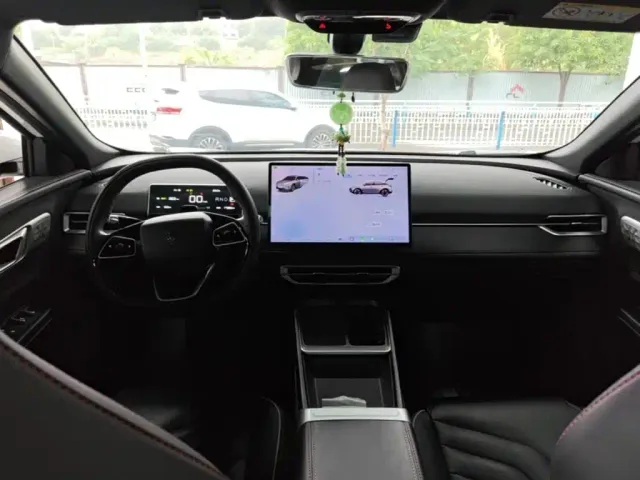 Nezha Auto Nezha X 2023 500 — Фото автомобиля 5
