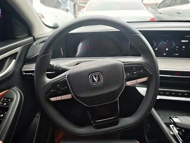 Changan Eado — Фото автомобиля 7