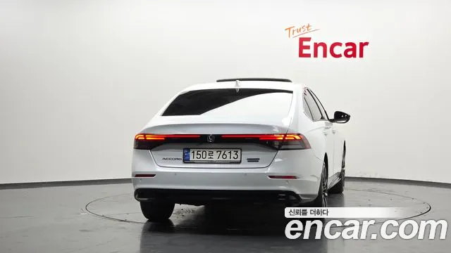 Honda Accord — Фото автомобиля 4
