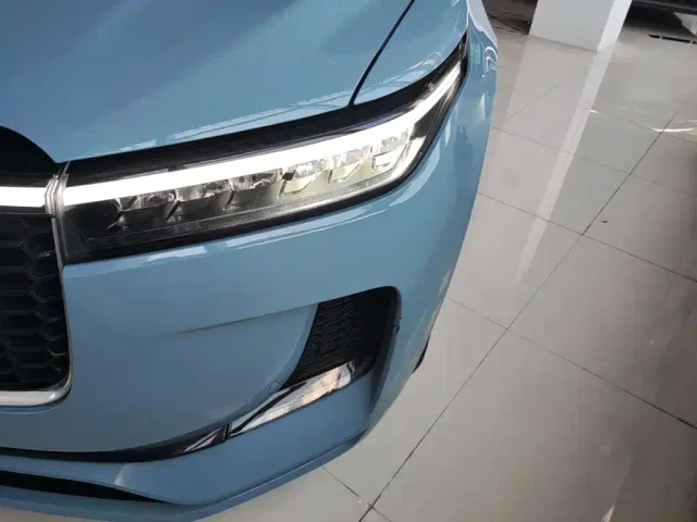 Li Auto ONE — Фото автомобиля 23