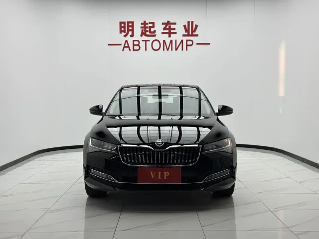 Skoda Superb — Фото автомобиля 3