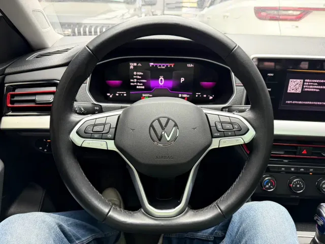 Volkswagen Lavida — Фото автомобиля 18