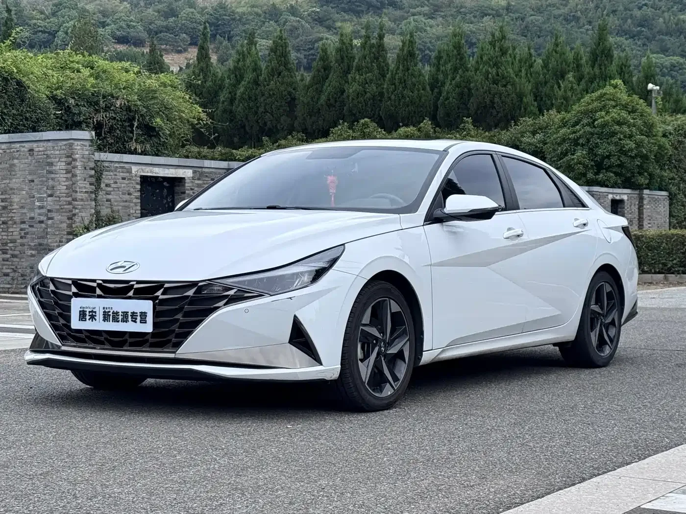 Фотография автомобиля — Hyundai Elantra