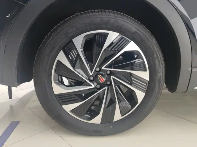 Hongqi HS7 PHEV — Фото автомобиля 6