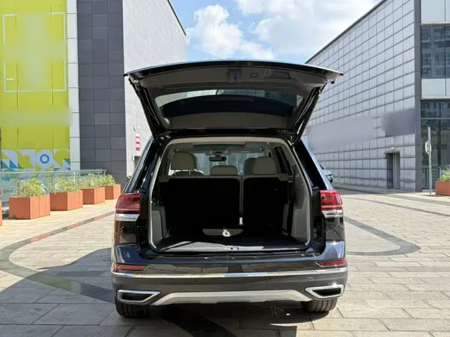 Volkswagen Teramont — Фото автомобиля 3