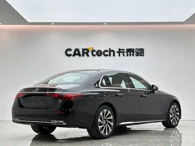 Mercedes-Benz E-Class — Фото автомобиля 5