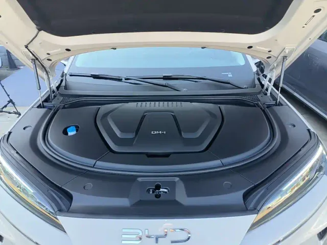 BYD Hai Shi 07 DM-i — Фото автомобиля 19