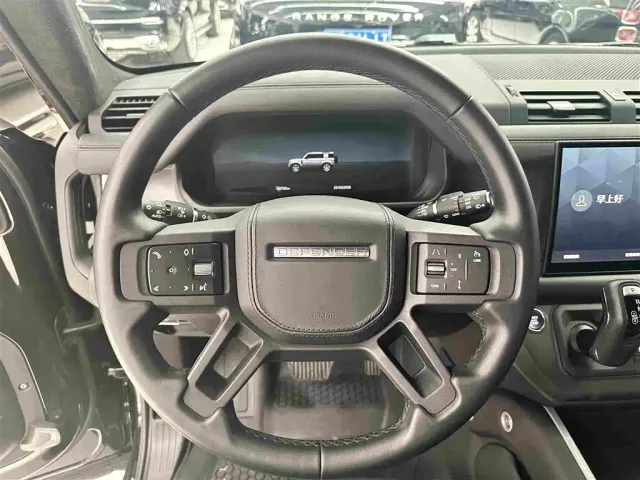 Land Rover Defender — Фото автомобиля 8