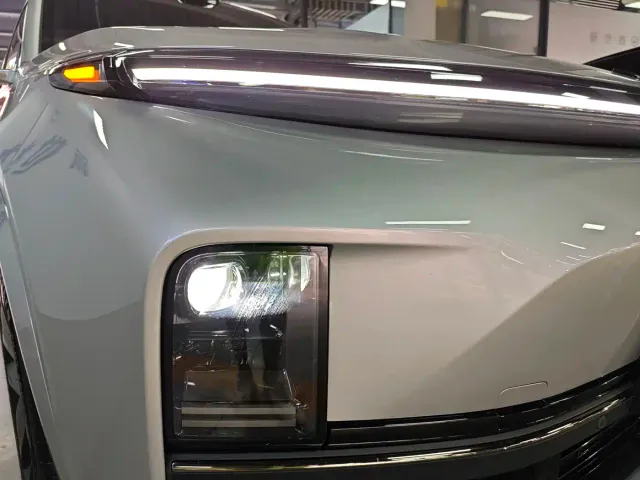 Li Auto L9 — Фото автомобиля 15