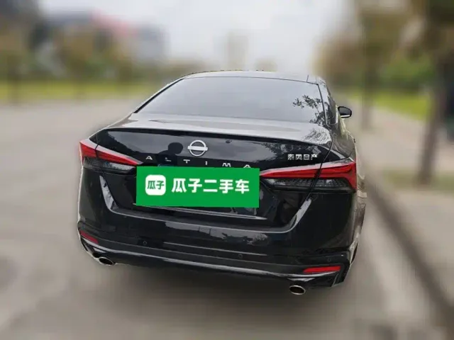 Nissan Teana — Фото автомобиля 3