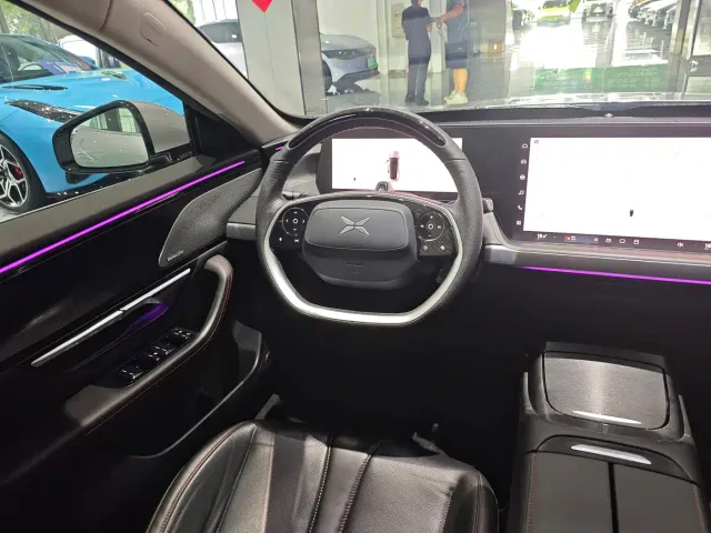 Xpeng P7 — Фото автомобиля 13