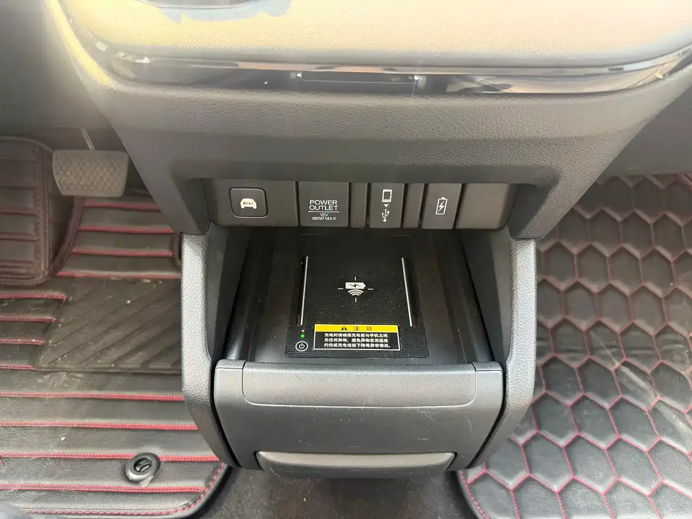 Honda Odyssey 2022 2.0L e:HEV Sharp·Prestige Edition — Фото автомобиля 14