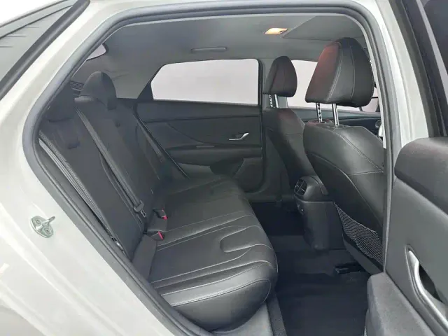 Hyundai Elantra — Фото автомобиля 13
