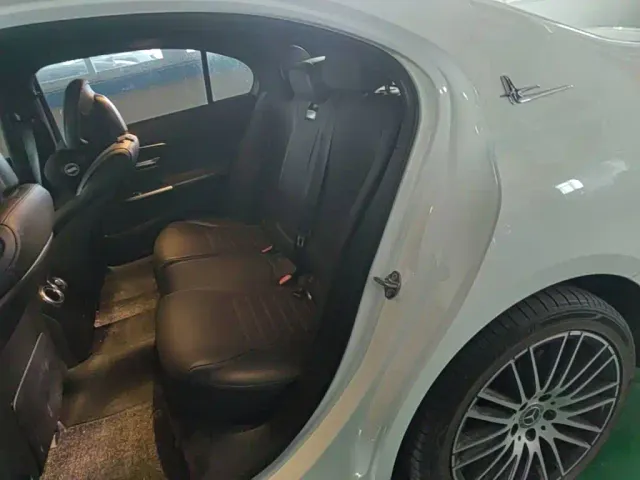 Mercedes-Benz C-Class — Фото автомобиля 16