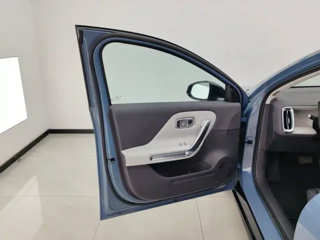 Leapmotor B01 — Фото автомобиля 7