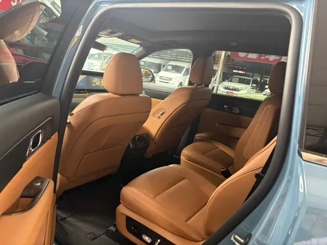 Li Auto ONE — Фото автомобиля 3