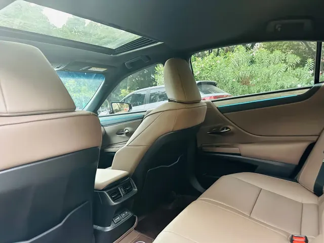 Lexus ES — Фото автомобиля 16